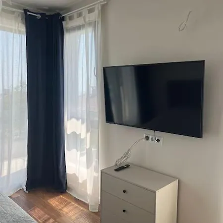Holiday home Lovely Twin House Lozenets